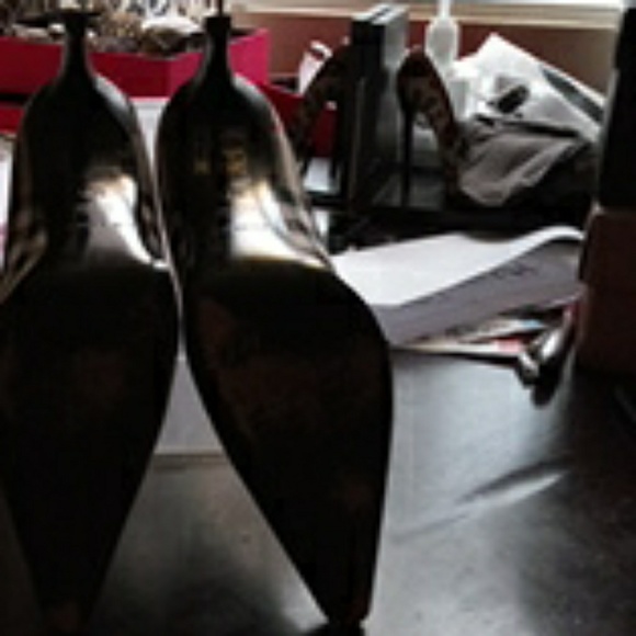 BURBERRY SHOES AUTHENTIC - Picture 3 of 4